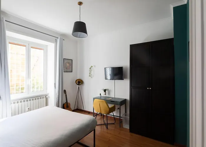 Domus Vaticana Apartment *
